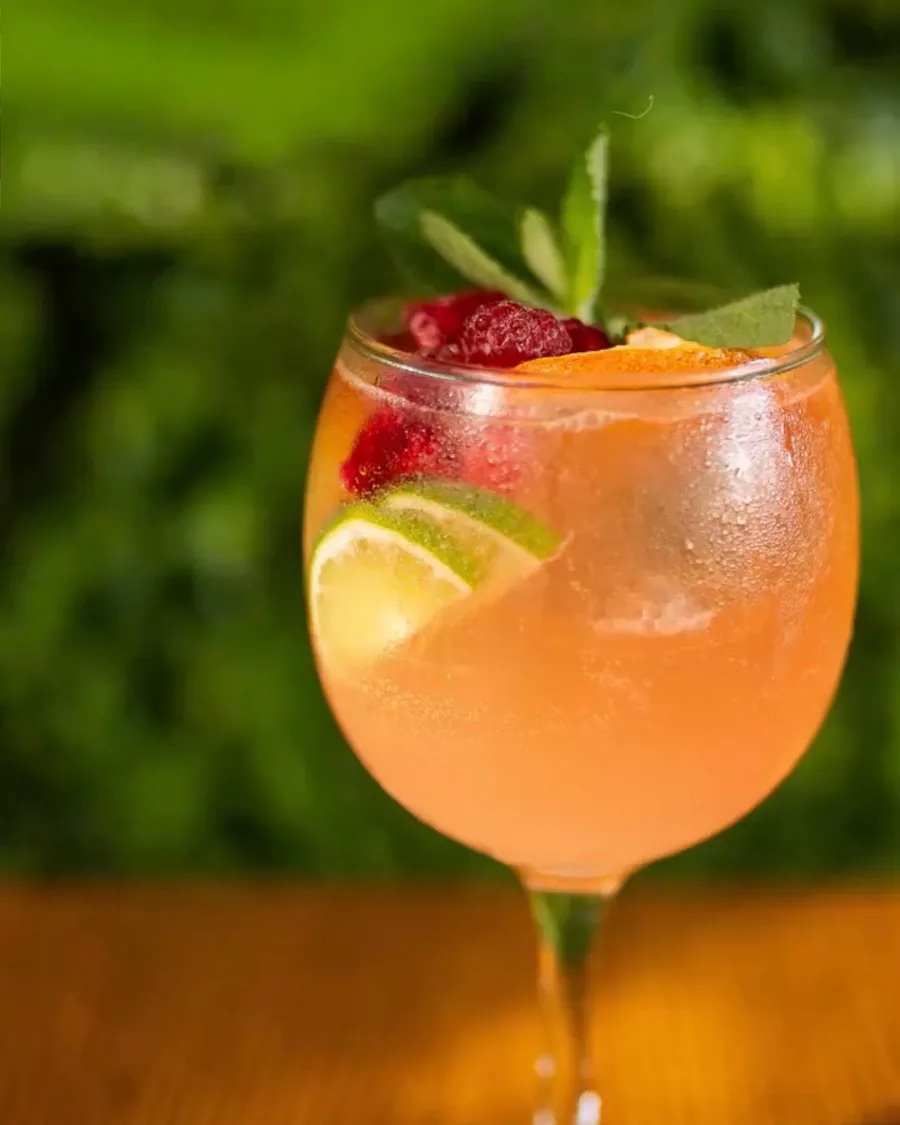 Tropical Sunset: cóctel de autor de Leo Bartender